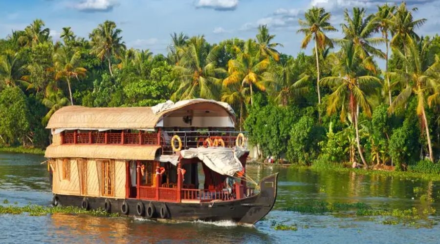 Kerala Holiday Packages in North West Delhi, Delhi, India.